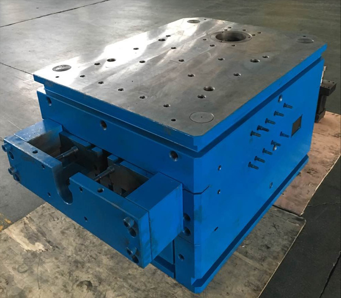 Herramientas de fundición a presión listas para enviar al cliente estadounidense, moldes utilizados para la máquina de fundición a presión 1250T.